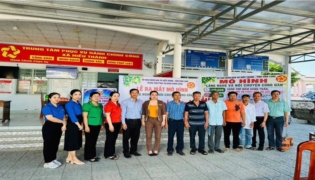 Trung tâm Phục vụ hành chính công xã Hiếu Thành tổ chức Lễ ra mắt 03 mô hình sáng kiến cải cách thủ tuc hành chính “Lắng nghe và nói chuyện cùng dân”, “Ngày không viết” và “Mời dùng bánh nước”