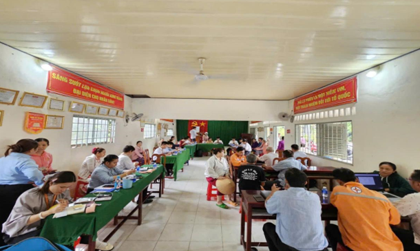 Thực hiện chương trình chuyển đổi số cho người dân trên địa bàn xã Hiếu Thành